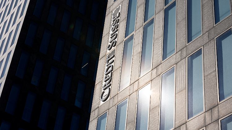 Nach vielen Skandalen hat die Schweizer Regierung die Übernahme der Credit Suisse durch den Konkurrenten UBS eingefädelt.