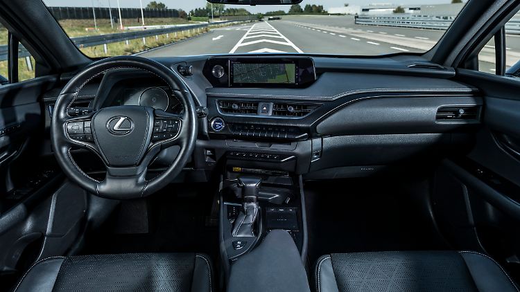 Die Verarbeitung im Cockpit hat ein hohes Niveau, das Material ist aber teils etwas schlicht.
