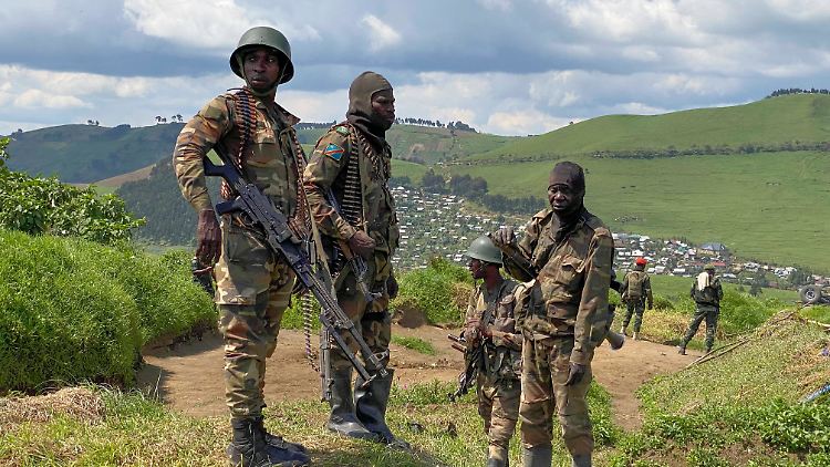 Soldaten der Demokratischen Republik Kongo in der kongolesischen Region Masisi. Die Übergriffe gegen die dort verbliebenen Tutsi nahmen 2022 dramatisch zu.