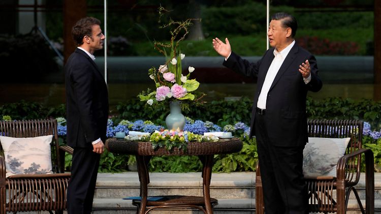 Macron und Xi trafen sich informell im Songyuan-Gästehaus der Provinz Guandong, wo schon Xi Jinpings Vater als einflussreicher Funktionär verkehrte.
