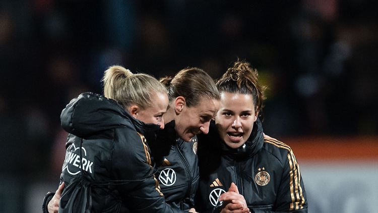 Bekam den Dank ihrer Teamkolleginnen: Torhüterin Ann-Katrin Berger.