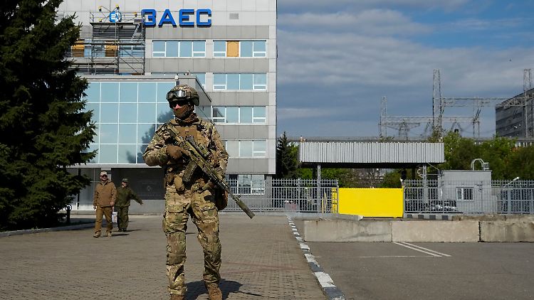 Die russischen Streitkräften besetzten auch das Atomkraftwerk Saporischschja. Mehrmals hatte sich die internationale Gemeinschaft für eine Sicherheitszone um das AKW eingesetzt - jedoch vergeblich.