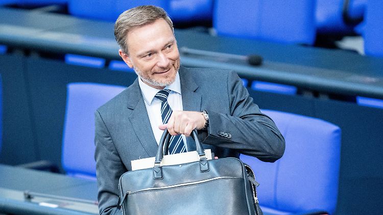 Finanzminister Linder will jeden Ausgabenposten überprüfen. Allerdings stehen die allermeisten dieser Posten politisch gar nicht zur Debatte, sondern beruhen auf rechtlichen Ansprüchen. 