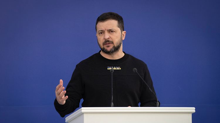 Im Herbst 2022 beantragte Selenskyj einen beschleunigten NATO-Beitritt. Jetzt sieht er Bewegung in diese Richtung. 
