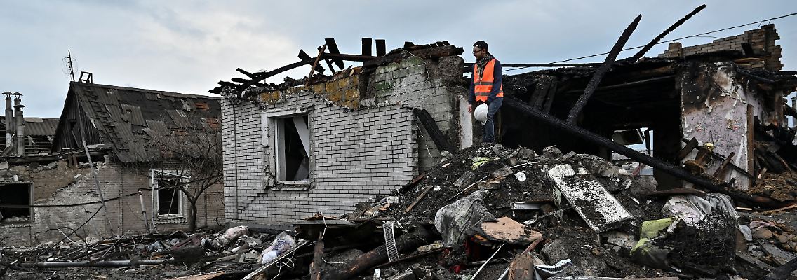 2023-04-09T074950Z_1520506056_RC2TA0AARSCI_RTRMADP_3_UKRAINE-CRISIS-ZAPORIZHZHIA.JPG