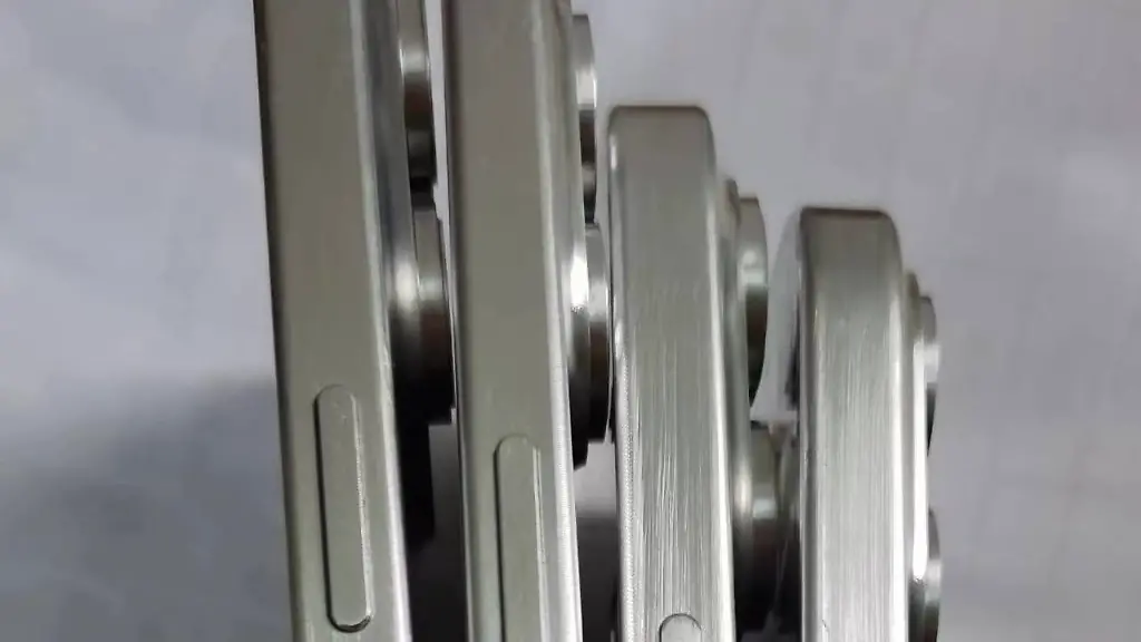 iPhone-16-und-16-Pro-Dummys