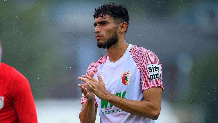 Pepi sieht keinen Grund, warum er nach Augsburg zurückkehren sollte.