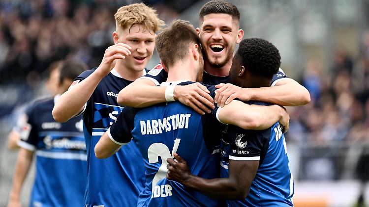Für Darmstadt 98 riecht es schon nach Aufstieg.