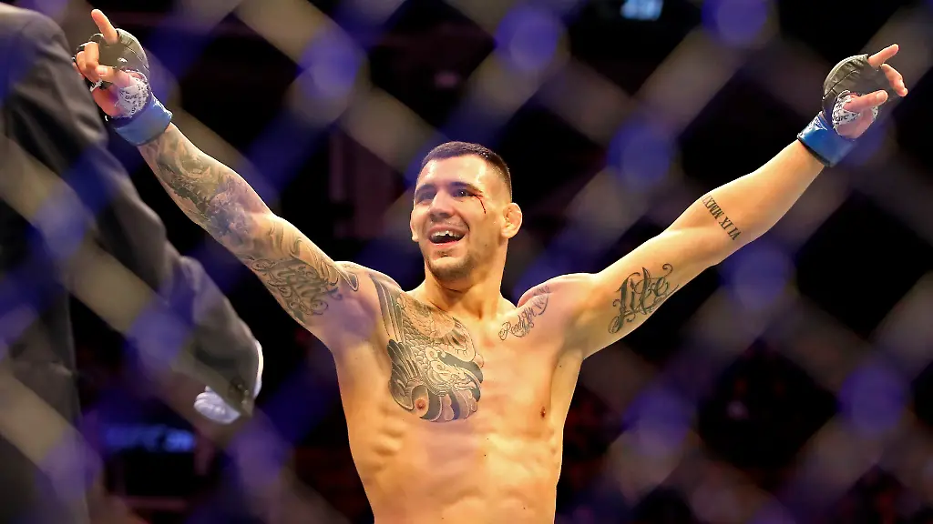 2018-12-08T234006Z-229651976-NOCID-RTRMADP-3-MMA-UFC-231-CLARK-VA-RAKIC