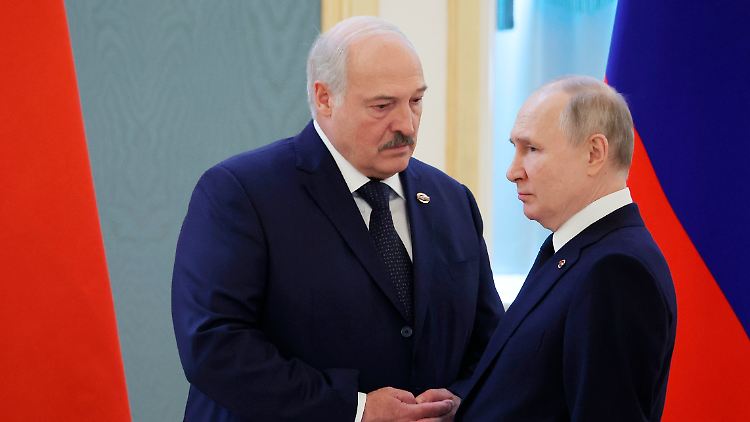 "Wir werden dem Druck des Westens standhalten, wir werden nicht zusammenbrechen", sagt Lukaschenko zum Treffen mit dem russischen Präsidenten in Moskau. 