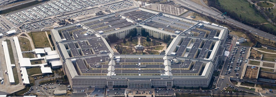 2023-04-10T063407Z_1659123592_RC27VS9T28J4_RTRMADP_3_USA-INTEL-LEAK.JPG
