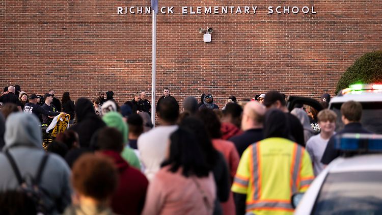 Selbst in den USA ein seltener Fall: Ein Grundschüler schießt mit der Waffe seiner Mutter auf eine Lehrerin.