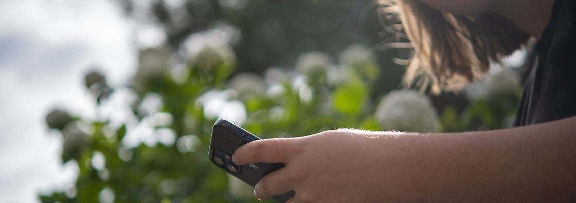Kontakte sind schnell geknüpft, wer aber über das Online-Dating eine ernsthafte und stabile Beziehung sucht, sollte mit ein bis drei Jahren rechnen.