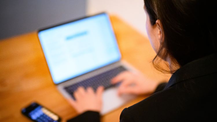 Die Welt wird immer digitaler, für Offliner ist es schwer.