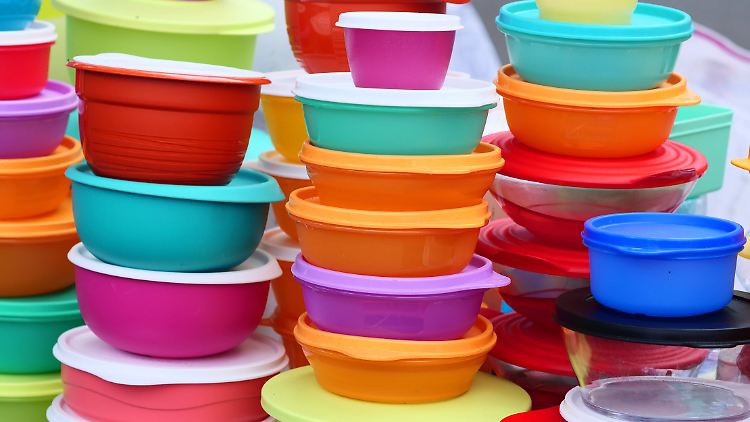 Neben hohen Schulden, roten Zahlen und schwindenden Erlösen kämpft Tupperware auch noch mit anderen hausgemachten Problemen.