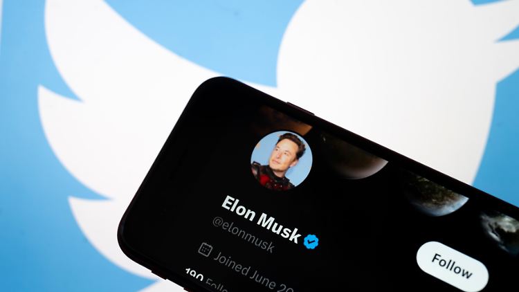 Der Chef erweist sich für Twitter als Kassengift: Werbekunden mögen das Chaos auf der Plattform nicht.  