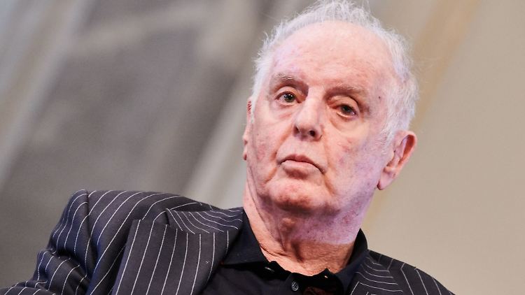 Daniel Barenboim ist Mitgründer des West-Eastern Divan Orchestra.