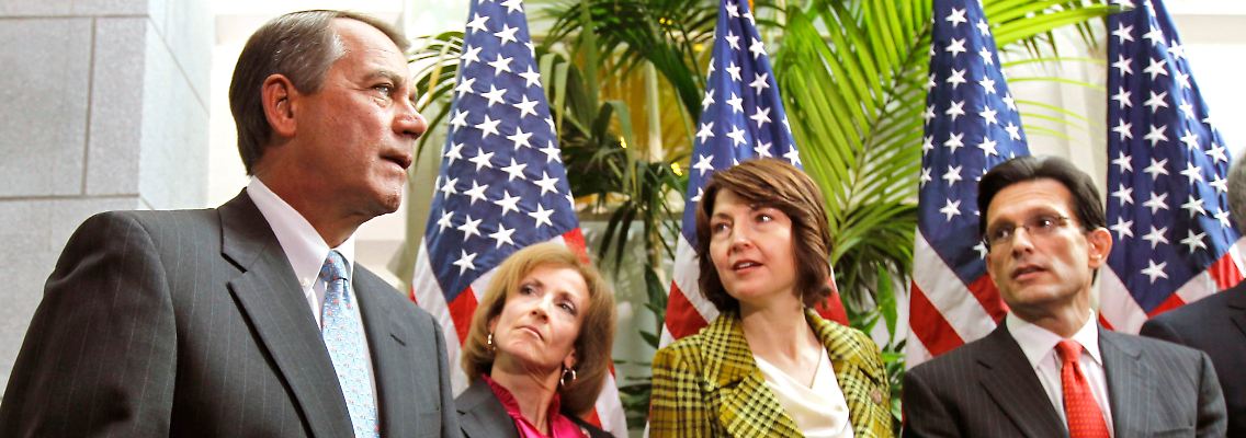 Der Chef des Repräsentantenhauses, der Republikaner John Boehner (l), stellt mit einigen Parteifreunden den Gesetzentwurf vor.