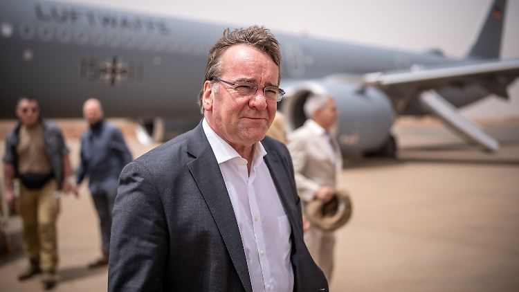 Die Reise von Ministerin Schulze und Minister Pistorius wurde aus Sicherheitsgründen geheim gehalten.