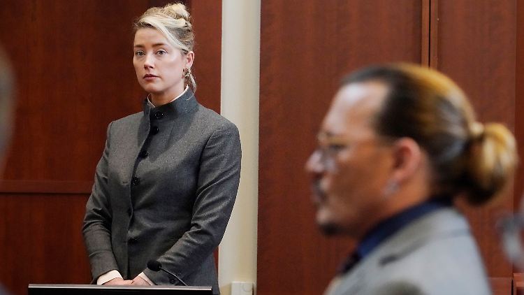 Führten ihren Rosenkrieg vor den Augen und Ohren der Weltöffentlichkeit: Amber Heard und Johnny Depp.