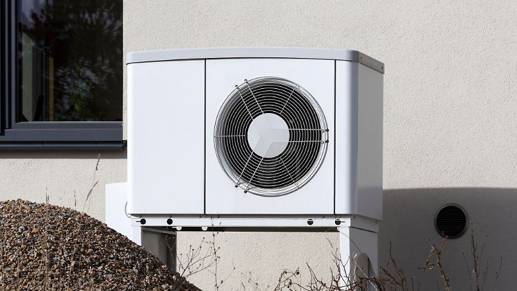 Zumindest an der oft noch fragwürdigen Optik des Außeneinheit der Wärmepumpe hat der Nachbar nichts zu mäkeln.