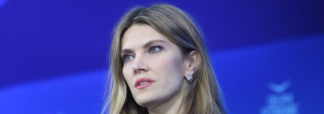 388148777.jpg