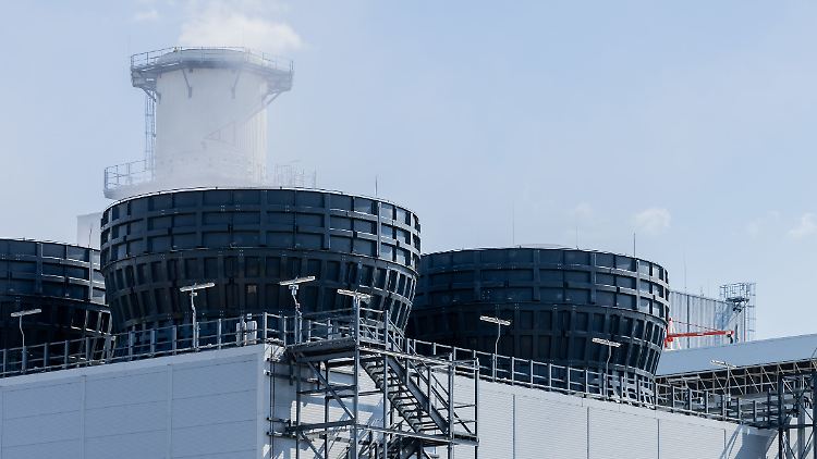 Blick auf das neue Gas- und Dampfturbinenkraftwerk von Steag und Siemens neben dem Steinkohlekraftwerk Herne (Archivbild).