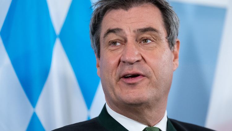 Sollte die Union die nächste Wahl gewinnen, so Söder, müsse man über eine Verlängerung der AKW nachdenken. 