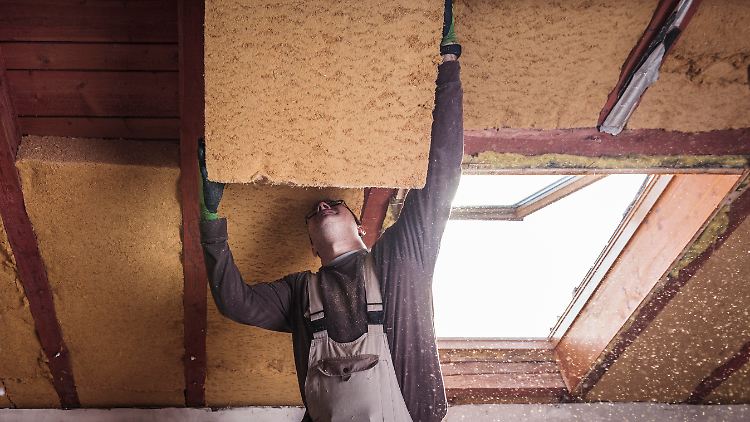 Ist ein Haus nicht ausreichend gedämmt, verpflichtet das EU-Gesetz zur Sanierung.