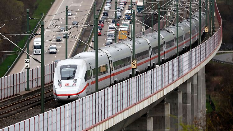 Die Deutsche Bahn kommt beim Verkauf günstiger Tickets ihren Kritikern entgegen.