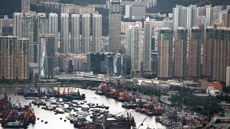 Mehr als 100 Millionenstädte gibt es in China - dennoch wird es den Titel der größten Bevölkerung der Erde abgeben müssen.