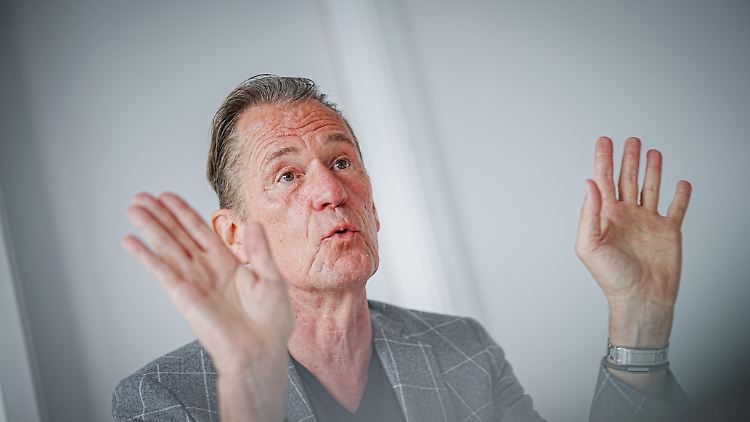 "Wie ich denke, zeigen meine über vier Jahrzehnte publizierten Artikel", sagt Döpfner.