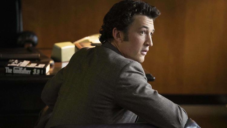Kämpft um die Verfilmung von "Der Pate": Produzent Albert S. Ruddy (Miles Teller)