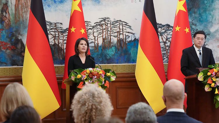 "Ein Mann kann den Krieg morgen beenden", sagt Baerbock in Peking mit Verweis auf Putin. 