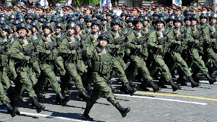 Russische Speznas-Soldaten bei einer Parade in Moskau. 