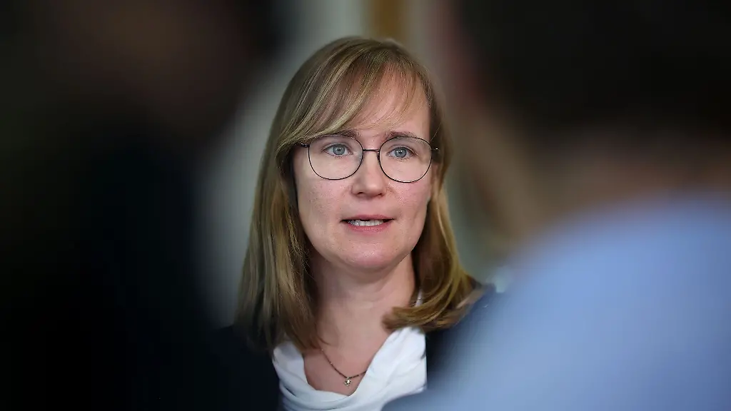 Eva-von-Angern-Fraktionsvorsitzende-der-Linksfraktion