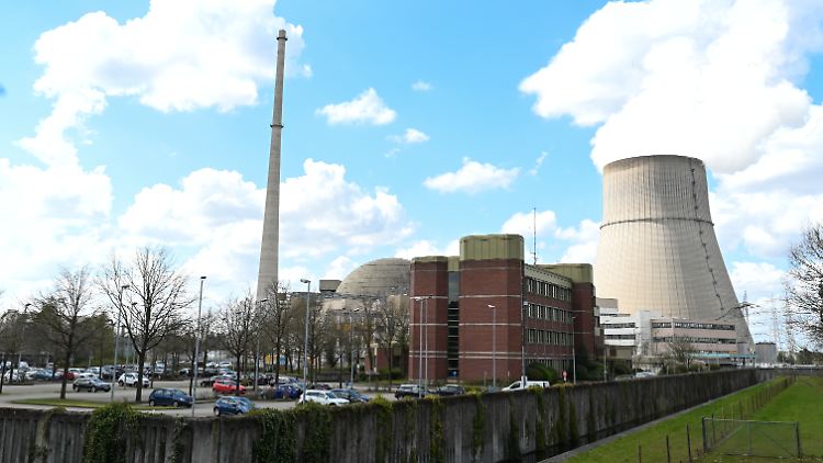 Demnächst geht das Atomkraftwerk Emsland in Lingen nach rund 35 Betriebsjahren vom Netz, zusammen mit den Reaktoren Neckarwestheim 2 in Baden-Württemberg und Isar 2 in Bayern.
