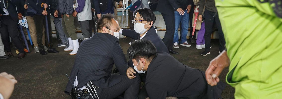 2023-04-15T031522Z_54155902_RC2RE0ACJD89_RTRMADP_3_JAPAN-KISHIDA.JPG