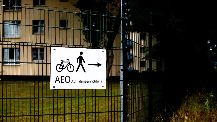 "Ich würde mir von den Ministerpräsidenten wüschen, dass sie noch einmal in die Gesetze schauen." Um die Kosten für Migranten gibt es Streit zwischen Bund, Ländern und Kommunen. 