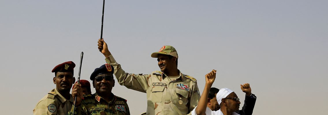 2023-04-13T135806Z_1689118148_RC2OD0ADVCVR_RTRMADP_3_SUDAN-POLITICS-MILITARY.JPG