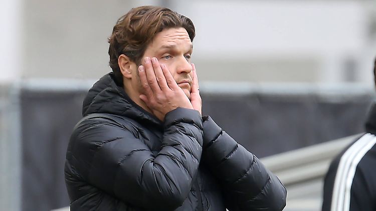 Edin Terzic war verzweifelt nach dem Dortmunder Patzer im Meisterkampf.