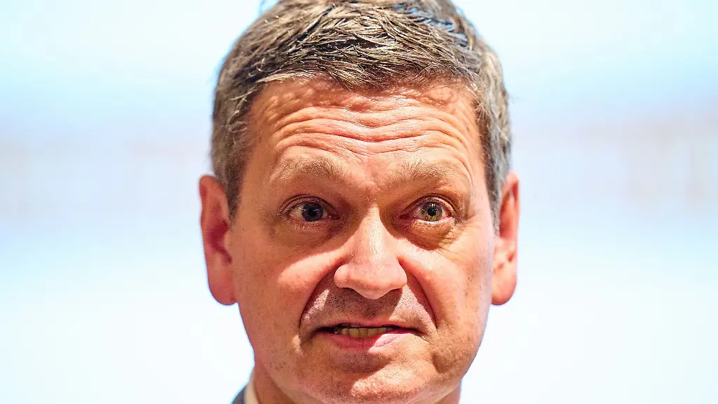 Der-Landesvorsitzende-der-rheinland-pfaelzischen-CDU-Christian-Baldauf-spricht-beim-CDU-Parteitag-Rheinland-Pfalz-Themen-sind-das-Kommunalwahlprogramm-neue-Parteistrukturen-und-die-Landesliste-fuer-die-Europawahl-2024