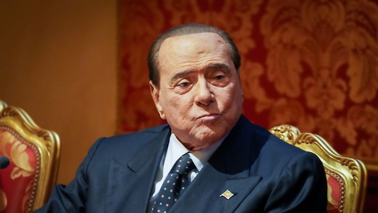Sein Gesundheitszustand verbessert sich nach Angaben der Ärzte stetig: Silvio Berlusconi.