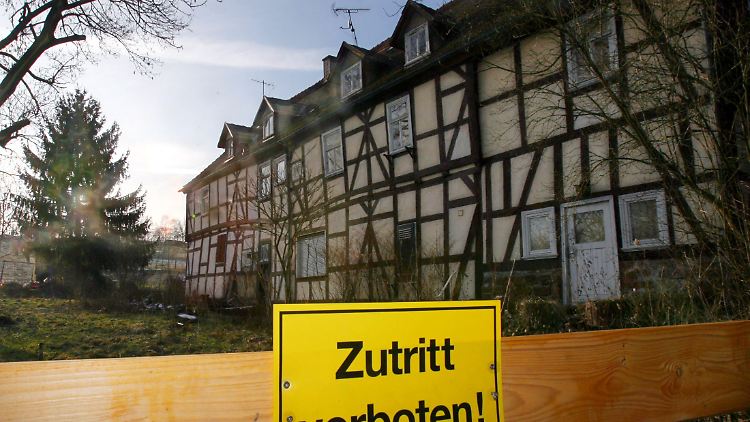 Das Haus in Rotenburg an der Fulda stand seit Jahren leer.