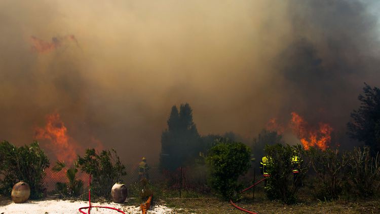 Das betroffene Département Pyrénées-Orientales ist eine der Regionen, die infolge des Klimawandels besonders unter Niederschlagsmangel und Trockenheit leiden.