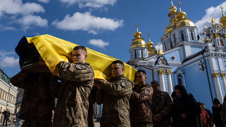 Resnikow verglich ukrainische Kriegsopfer mit türkischen Erdbebenopfern.