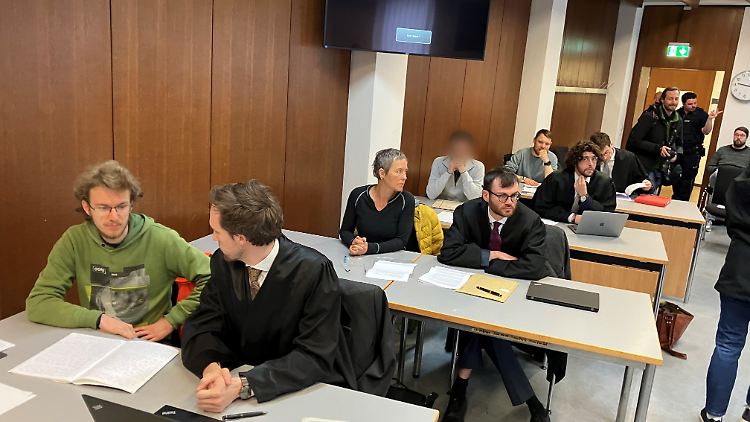 Für drei der vier Angeklagten wurden Haftstrafen verhängt. 