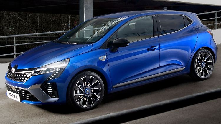 Renault hat dem kleinen Clio ein Facelift spendiert und bietet nun auch einen Hybridantrieb an.