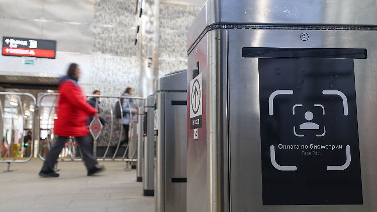 Suche nach Rekruten: In der Moskauer Metro kann auch mittels Gesichtserkennung bezahlt werden. 