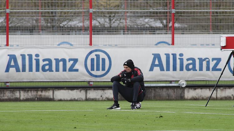 Thomas Tuchel ist nach wenigen Tagen bei den Bayern ziemlich nachdenklich.